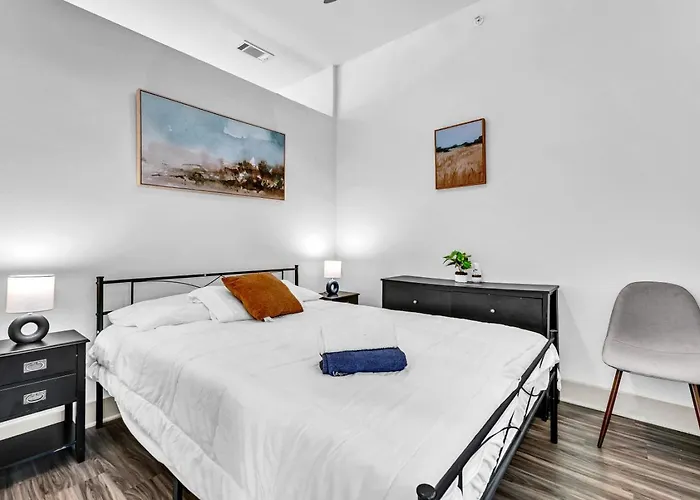Soothing Stylish Space Apartment *
